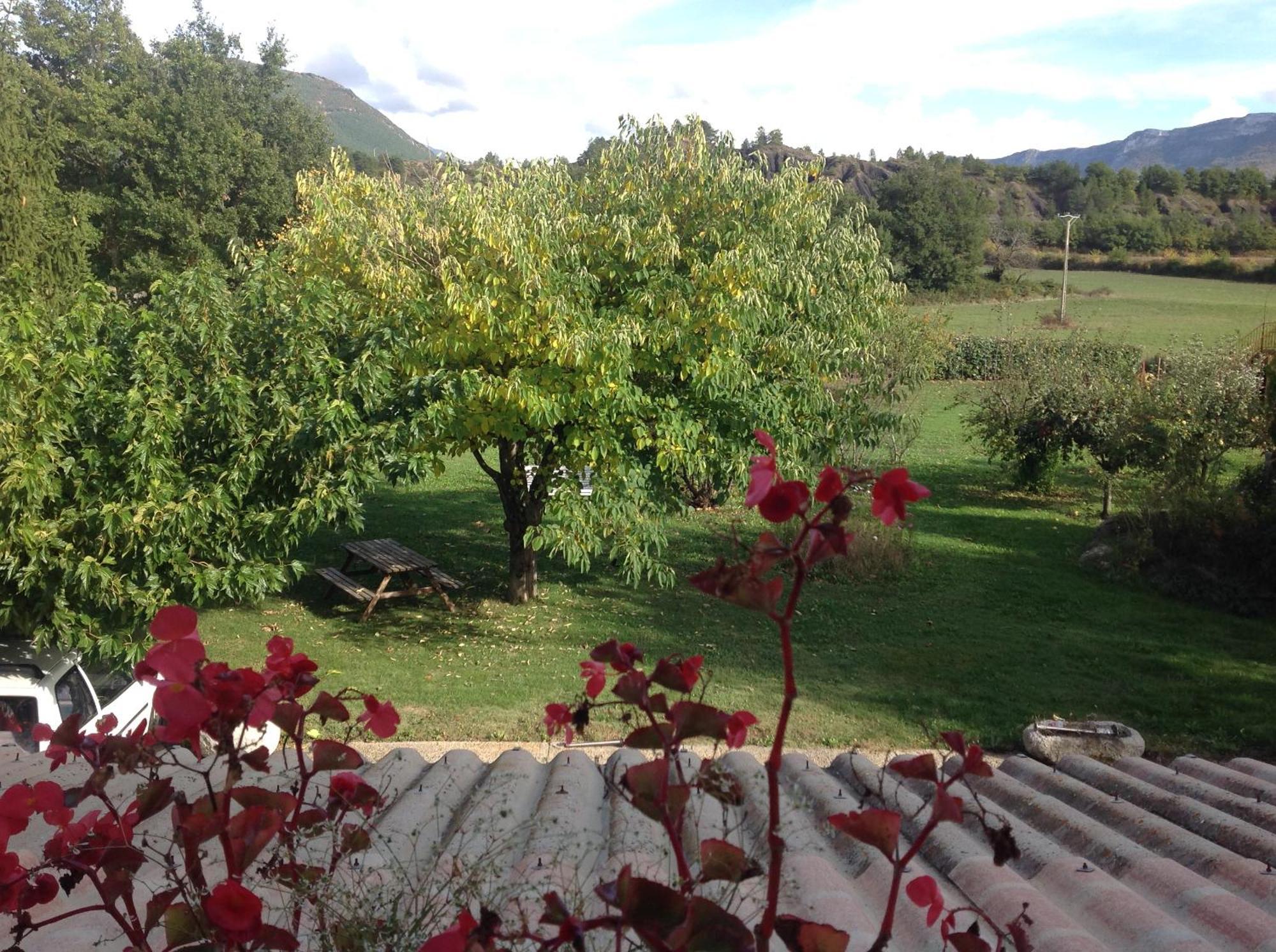 Le Petit Caboulot En Pleine Nature Hotel Vaumeilh Luaran gambar